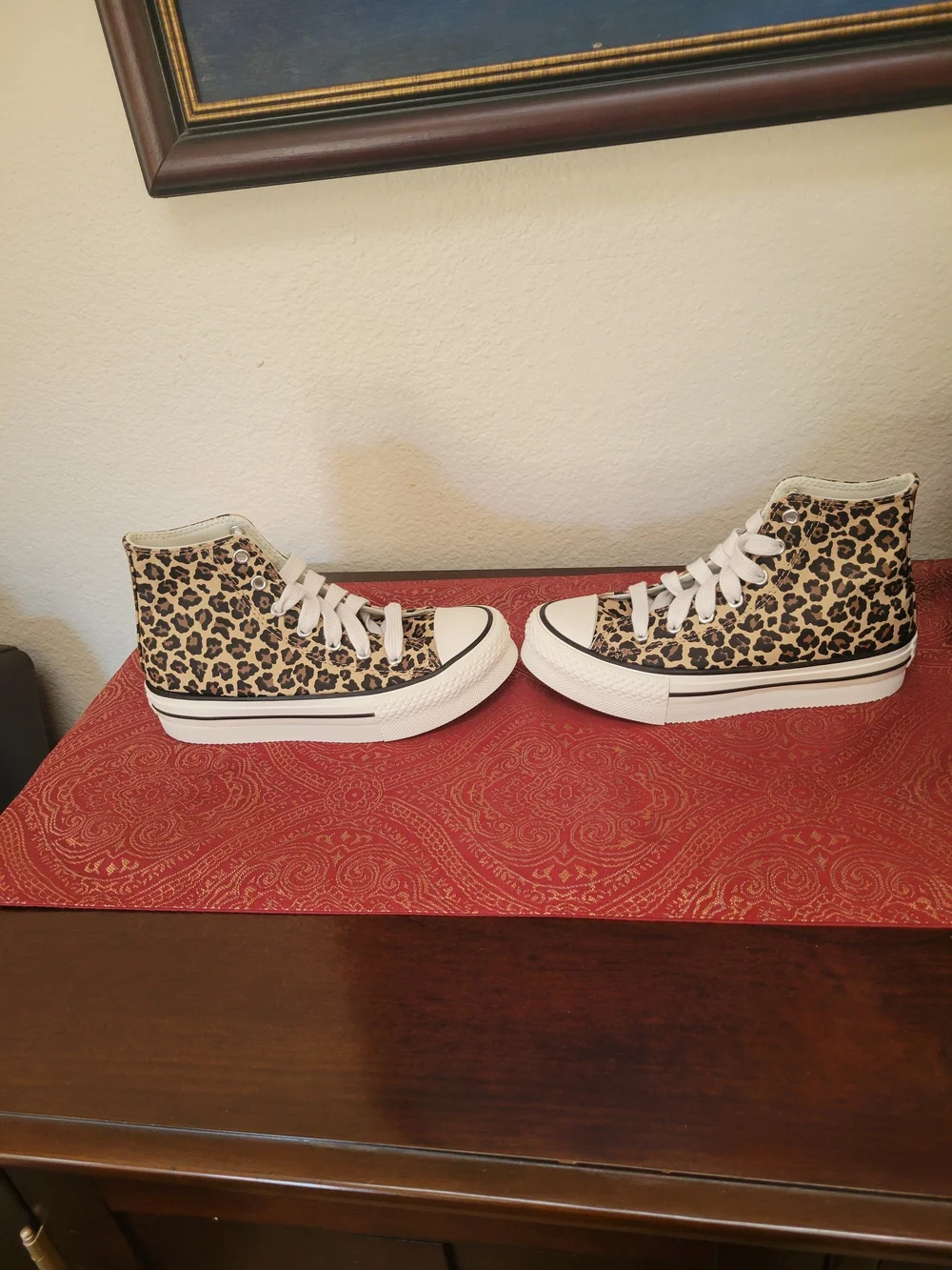 NIB Kids Converse High Top Sneakers in Vintage Leopard Print - Size 2
